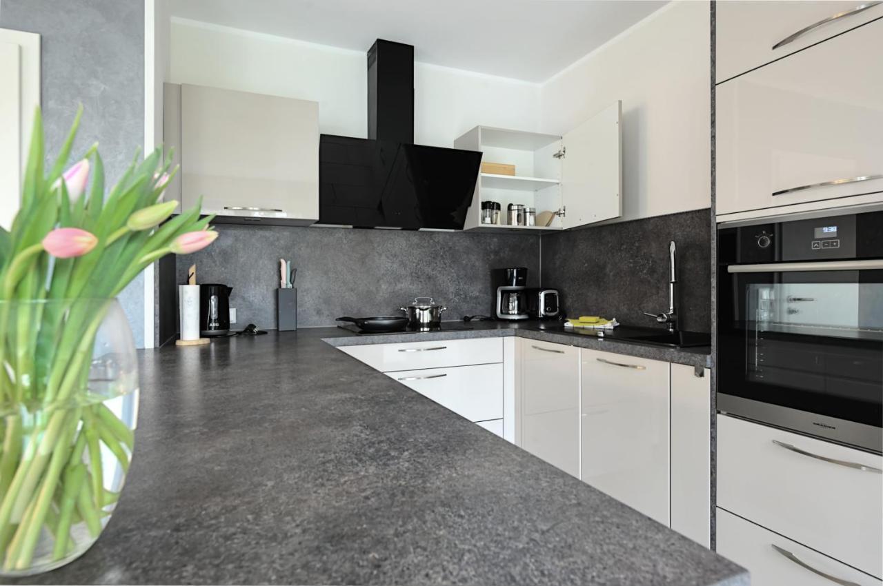 Modern Wohnen I Smart Tv I Terrasse I 2X Parkplatz I 2 Schlafzimmer I 6 Schlafplaetze Bad Oeynhausen Exterior photo